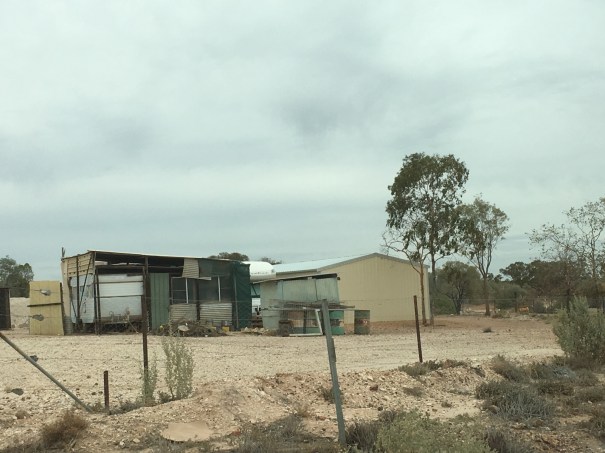 Housing in Lightning Ridge 
