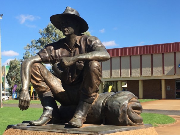 The Cunnamulla Fella statue